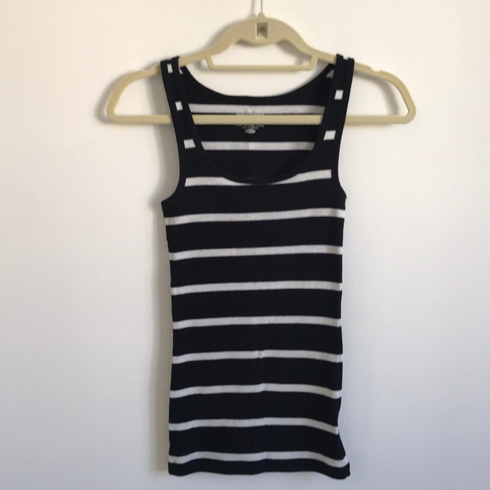 Stretchy long tank top black and white